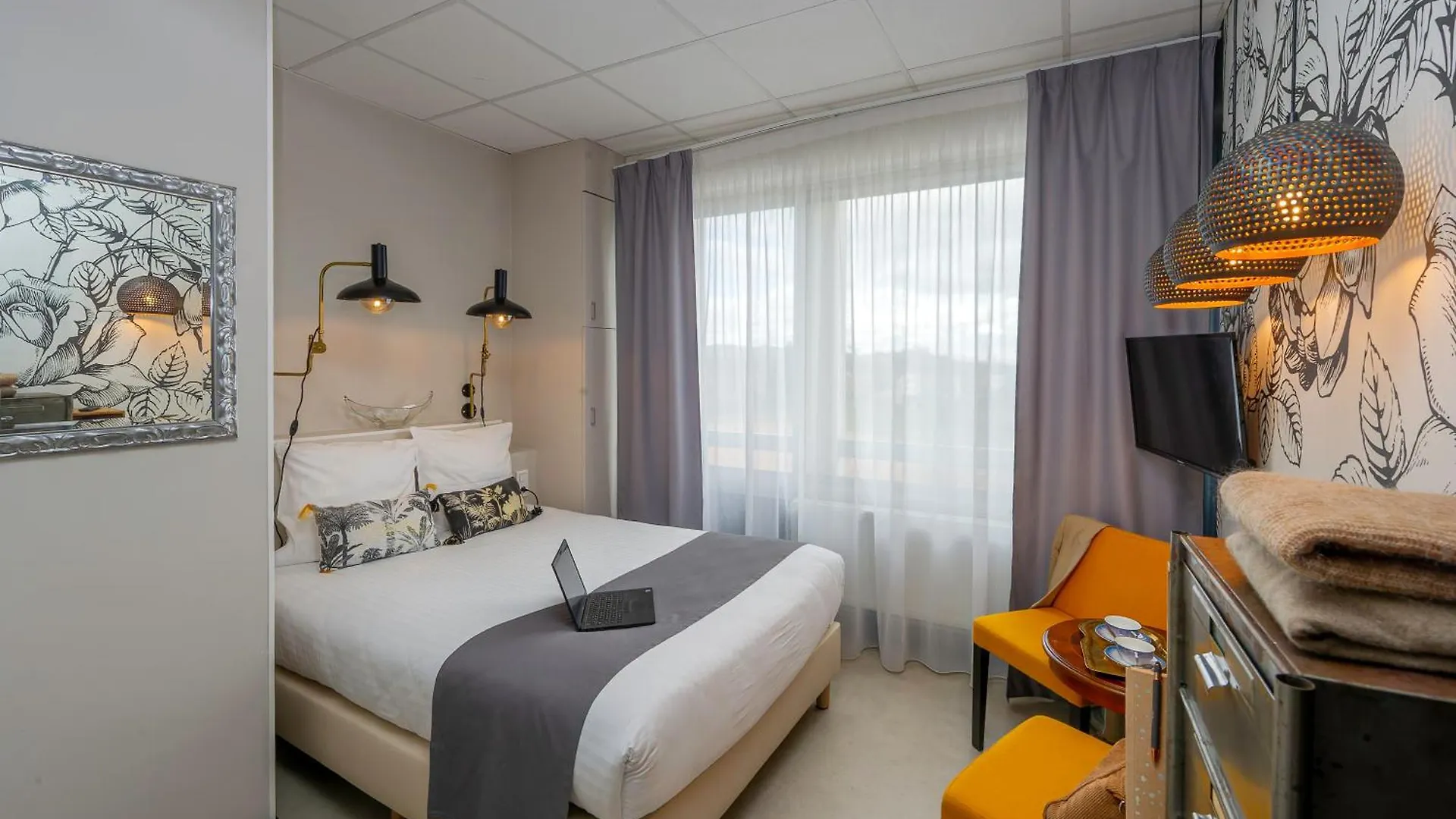 Hotel Hôtel Le Grand Barnum Francheville