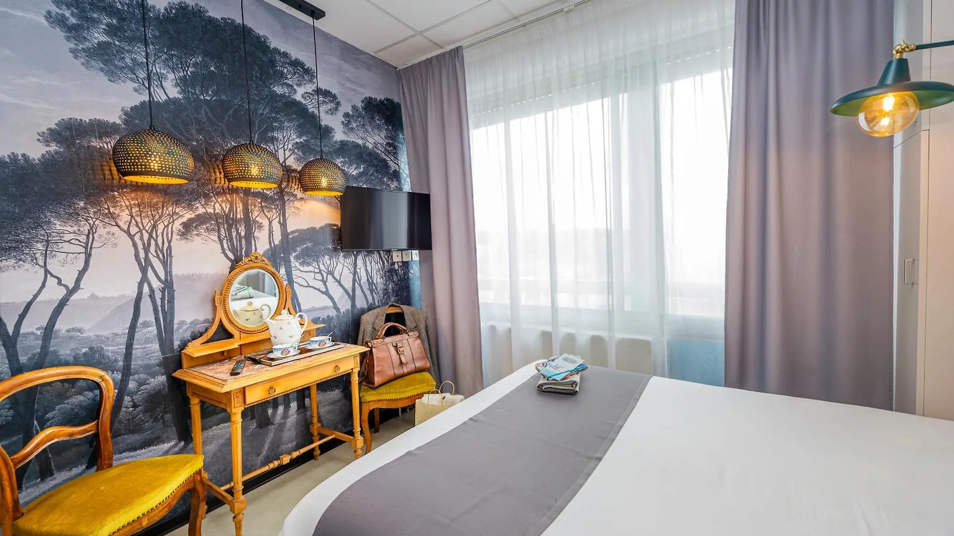 Hotel Le Grand Barnum contacts