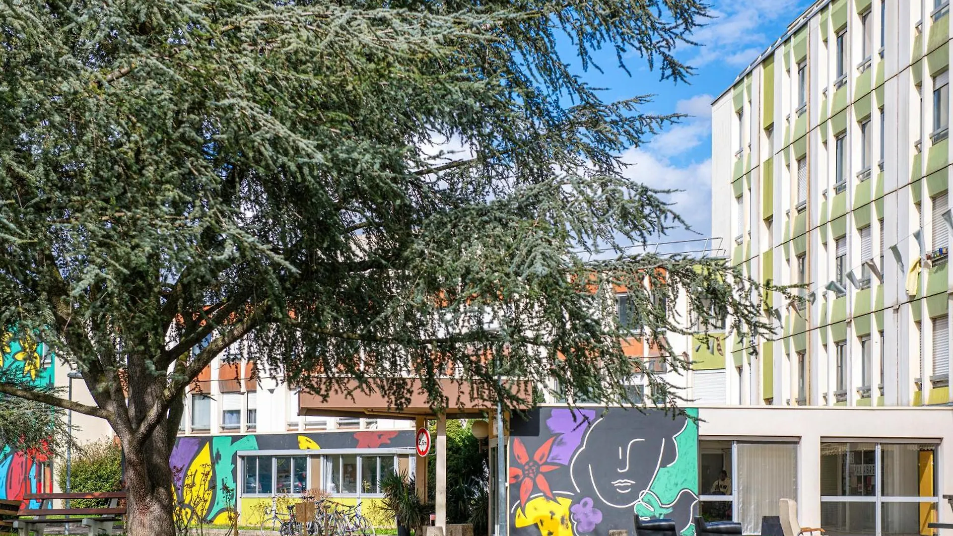 Hotel Le Grand Barnum Francheville  France
